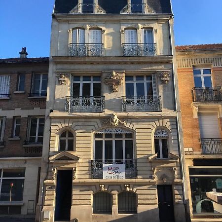 Le Clovis Suites Spa Sauna Reims Bagian luar foto